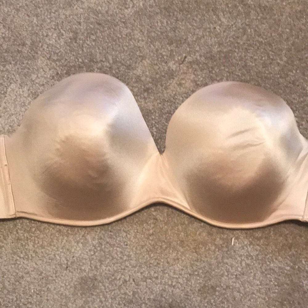 Cacique strapless 40D bra.
